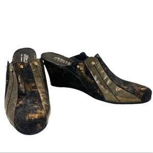 HELLE metallic gold snd browns size 39 wedges. Leather uppers.‎ Made in Spain.